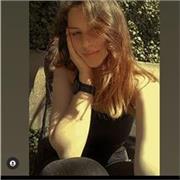 Estudiante de biologia inparte clases de biología